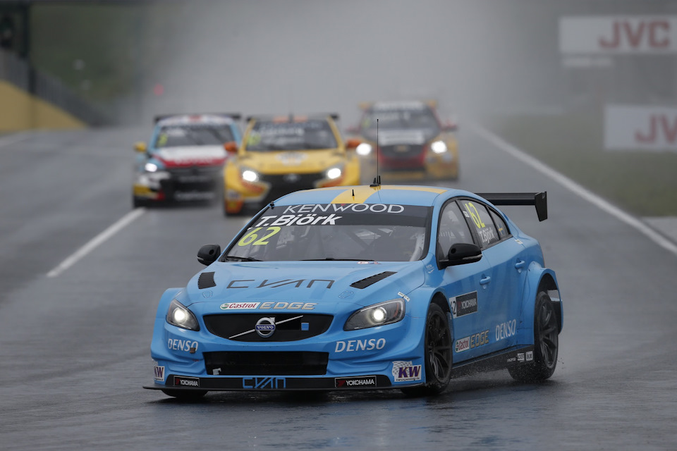 что такое polestar у volvo. bf53445s 960. что такое polestar у volvo фото. что такое polestar у volvo-bf53445s 960. картинка что такое polestar у volvo. картинка bf53445s 960. Шведская марка Polestar, отколовшаяся от материнской компании Volvo в 2017 году, опубликовала первую фотографию своей третьей модели — флагманского купеобразного кроссовера Polestar 3, производство которого начнётся в следующем году на американском заводе Volvo в штате Южная Каролина.