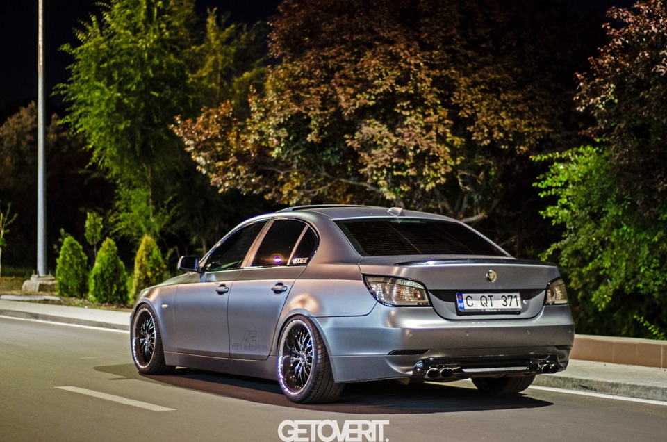 Фото 5 е. BMW 525 e60 Tuning. BMW e60 Tuning Universal. Е60 хэтчбек. М5 е60 стенс.