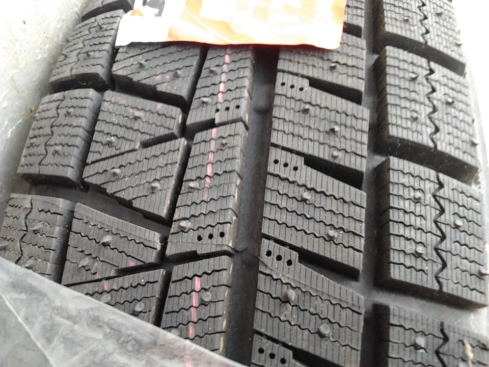 Бриджстоун близак зимняя липучка. Bridgestone 175/70r13 82s Revo-GZ. Bridgestone 175/70r13 82s Blizzak Revo GZ. Bridgestone Blizzak Revo r13. Bridgestone 175/70r13 82s Blizzak Revo GZ TL.