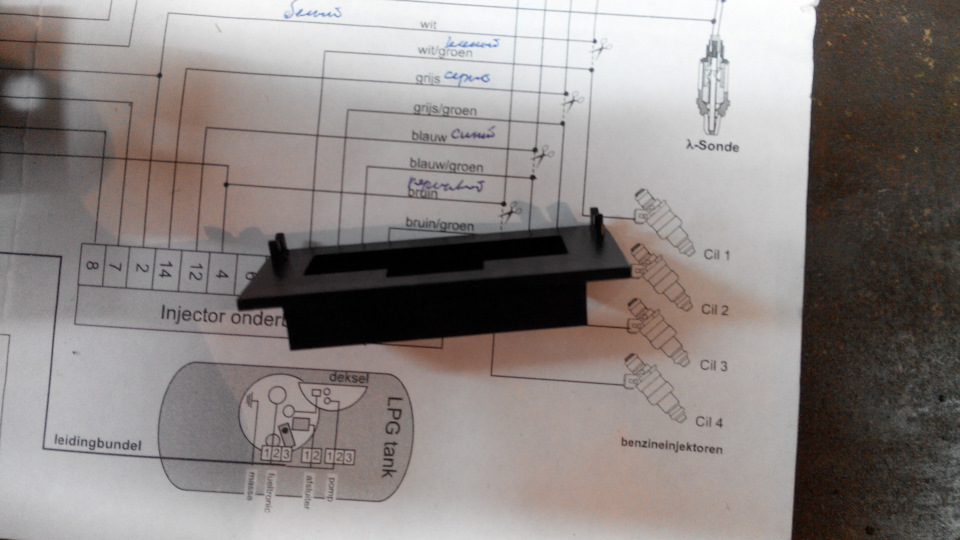Замена эмулятора форсунок — Mazda 626 V, 1,8 л., 1998 года | своими ...
