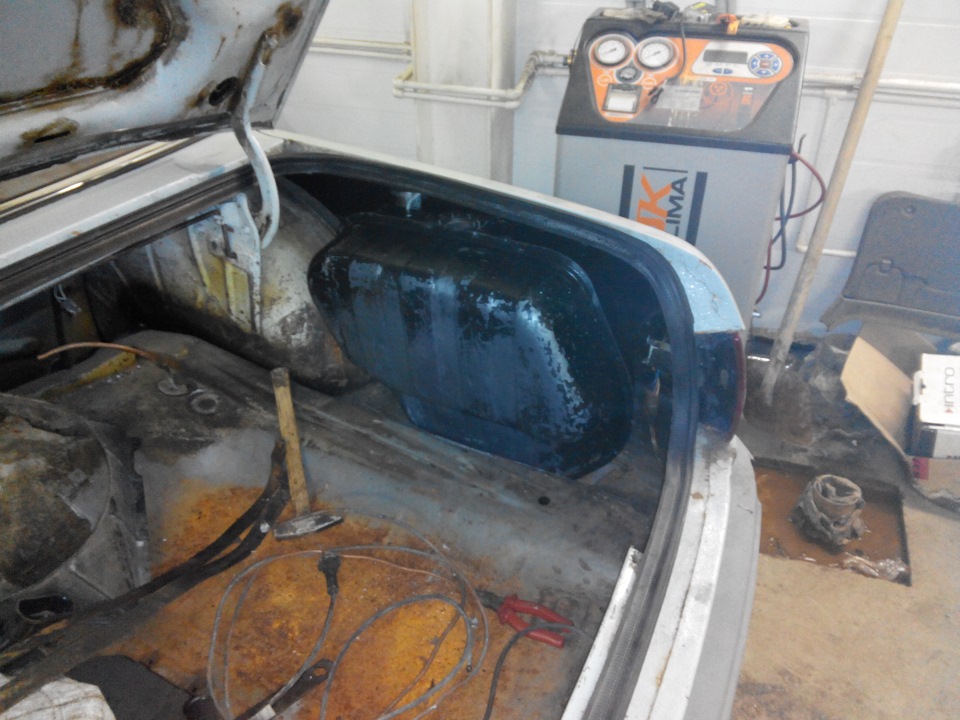 Бак в крыло. Промывка двигателя. — ГАЗ 3110, 2,4 л, 1997 года | своими ...