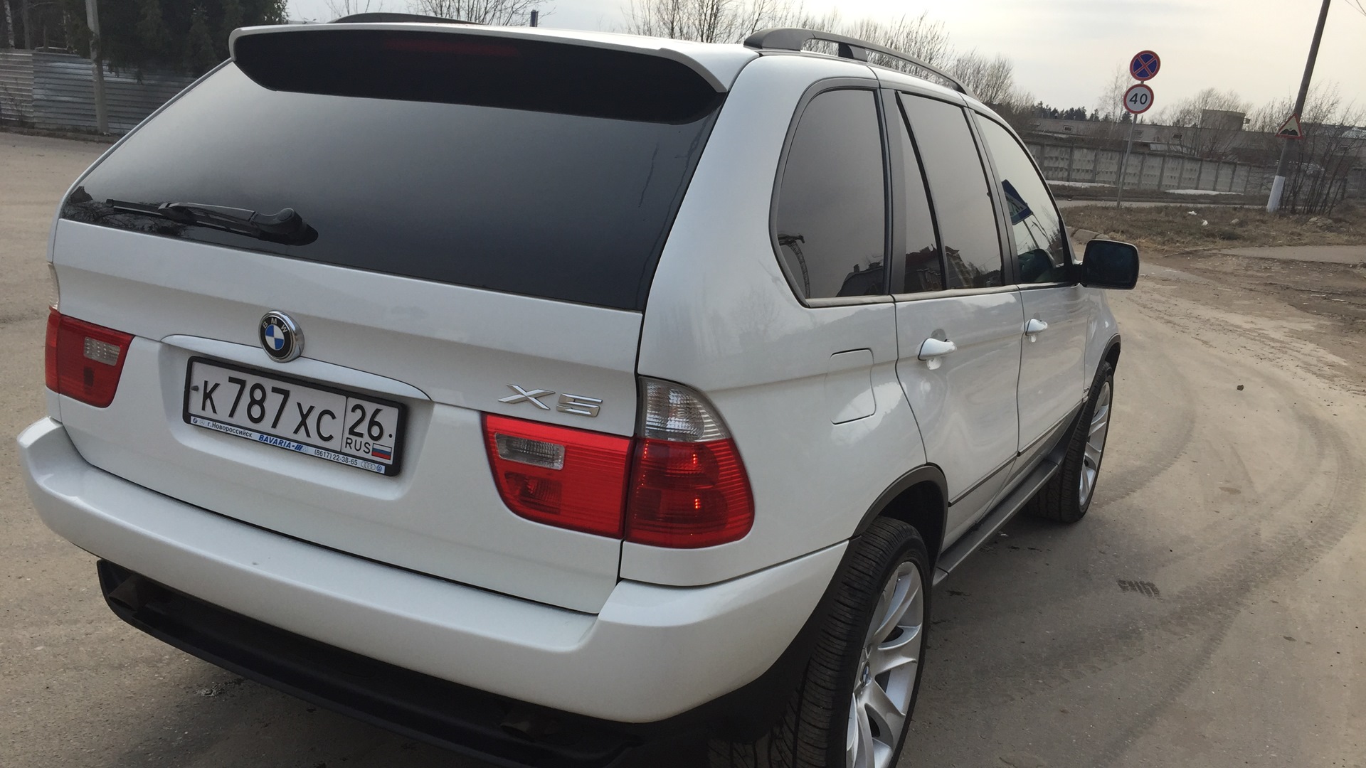 BMW X5 (E53) 3.0 бензиновый 2005 | Белая 3.0i на DRIVE2