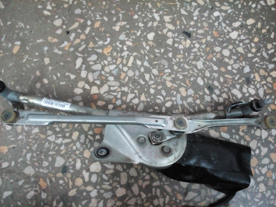 Замена втулок трапеции стеклоочистителя — LADA Калина седан, 1,6 л ...