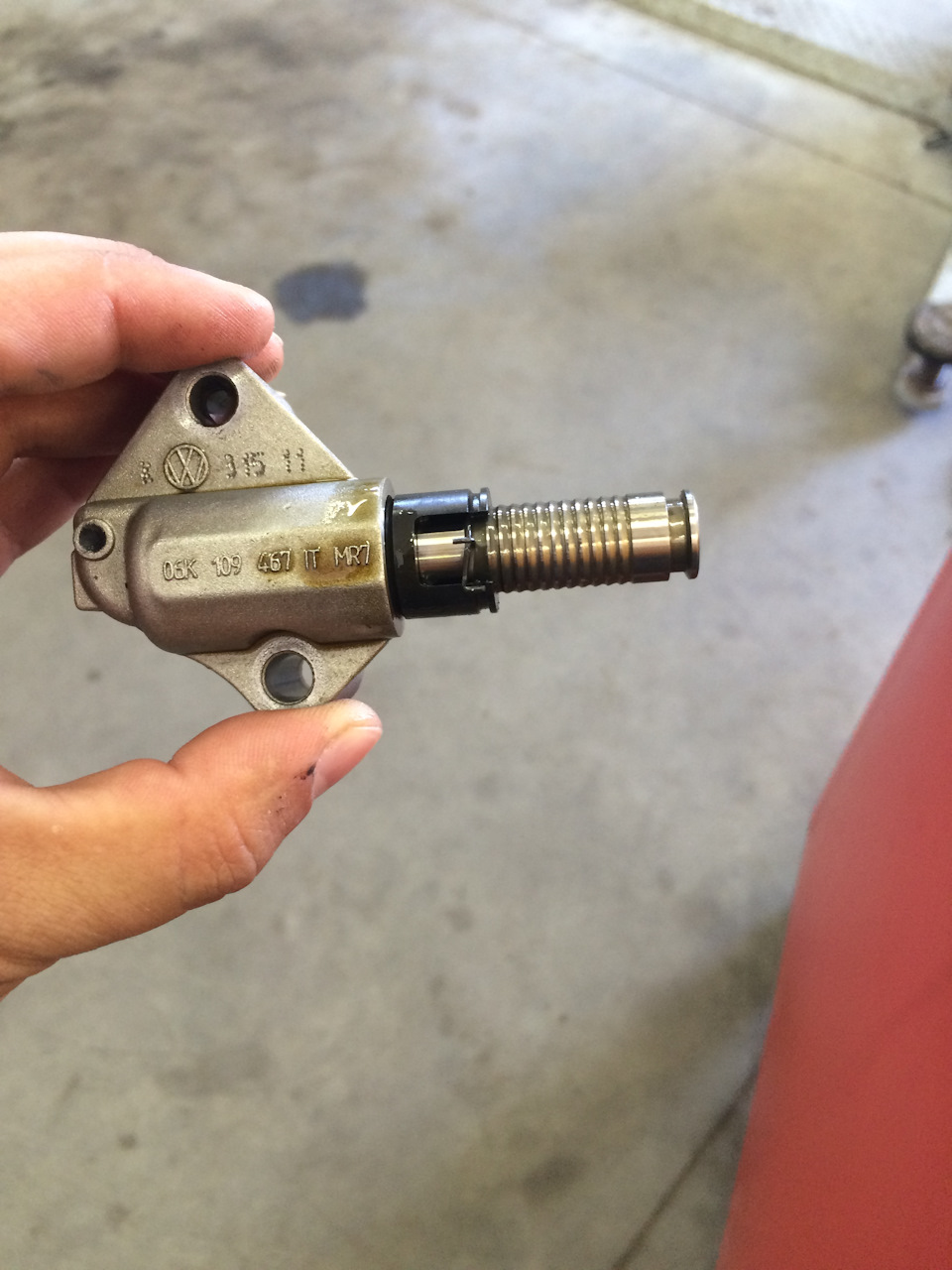 старый натяжитель — Volkswagen Tiguan (1G)