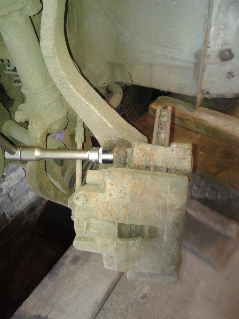 Снятие полуоси. — Dodge Stratus (2G), 2,4 л, 2003 года | своими руками ...