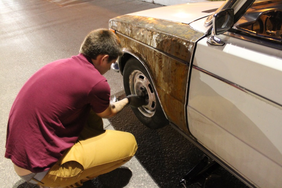 Скрипит колесо, едешь скрипит шатаешь скрипит, может пружина стоит не ...