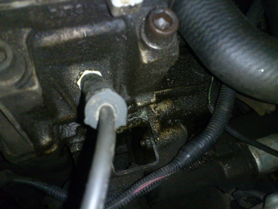 Закидывает маслом левую сторону движка, поиск решения проблемы (Решено ...