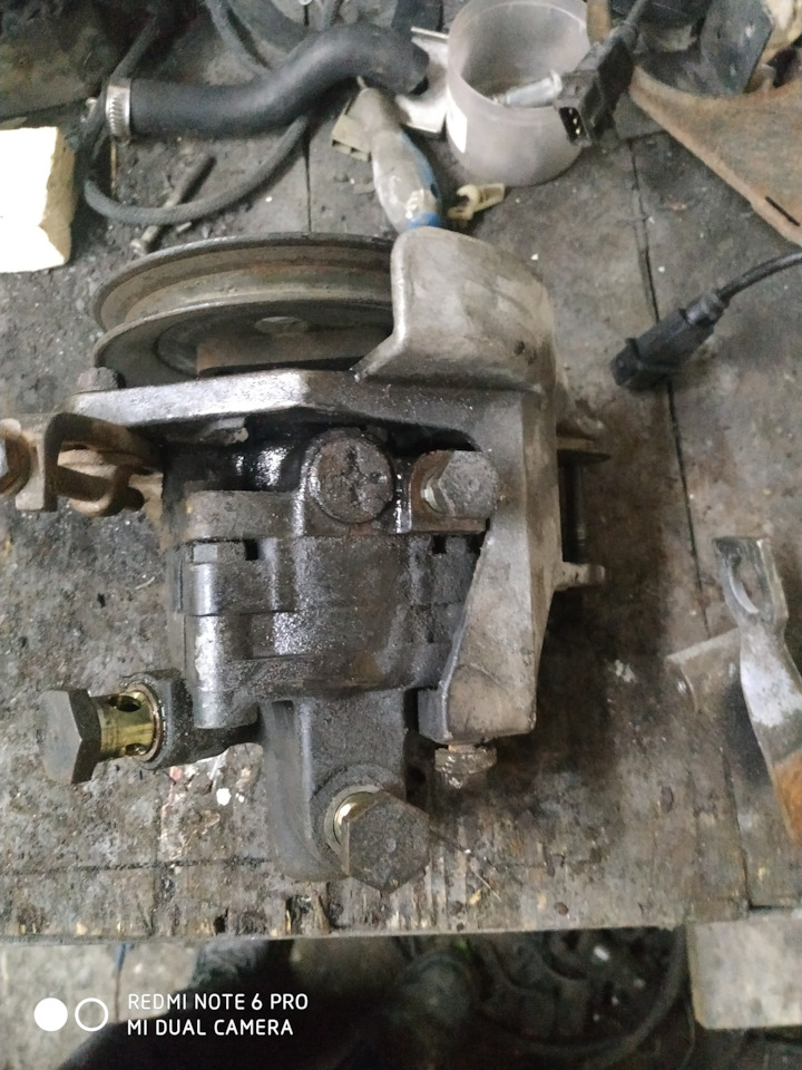 Двухконтурный насос Гура на Audi S2 (B3), Audi S4 (C4). Б/у | 4 000 ₽ в ...