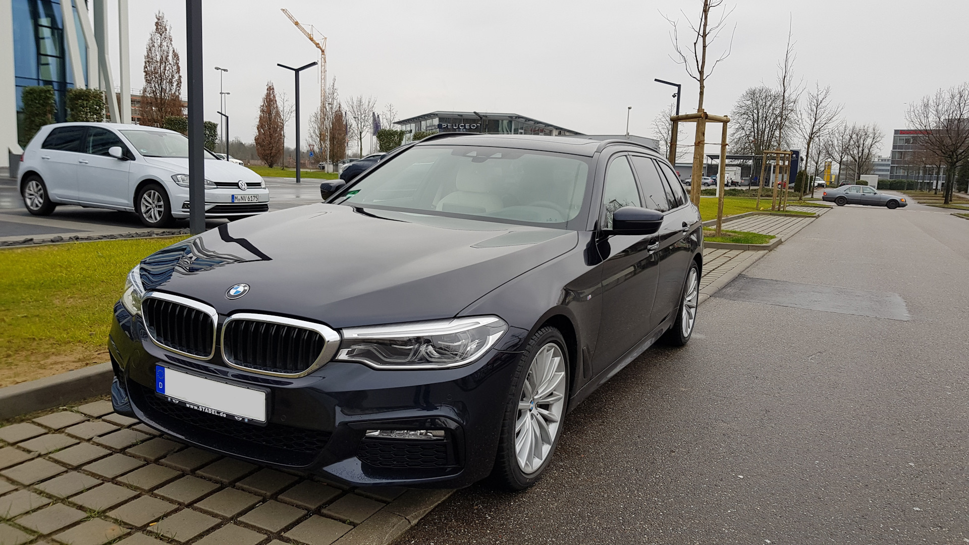 Выбор семейного авто — BMW 3 series (F30), 2 л, 2014 года | тест-драйв |  DRIVE2