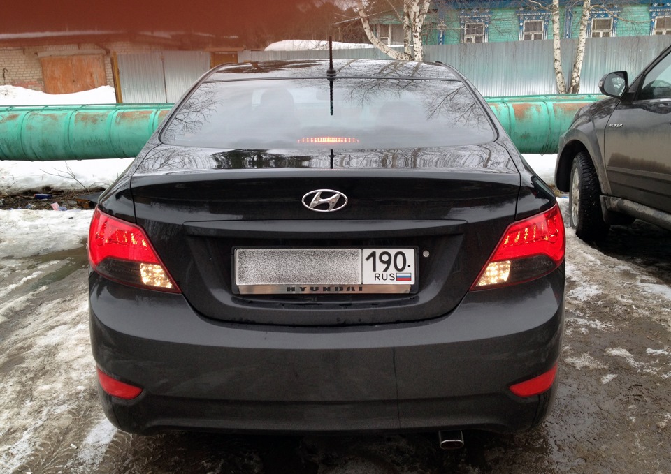 Задний ход солярис 1. Hyundai solaris 1 задний ход. Свет заднего хода hyundai solaris. Задний ход hyundai solaris 2011. Hyundai solaris задние габариты.