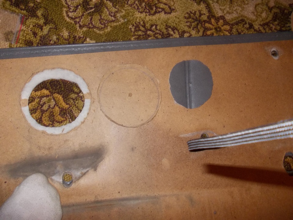 купил акустическую полку и врезал динамики в двери…лохонулся т.к стекло ...