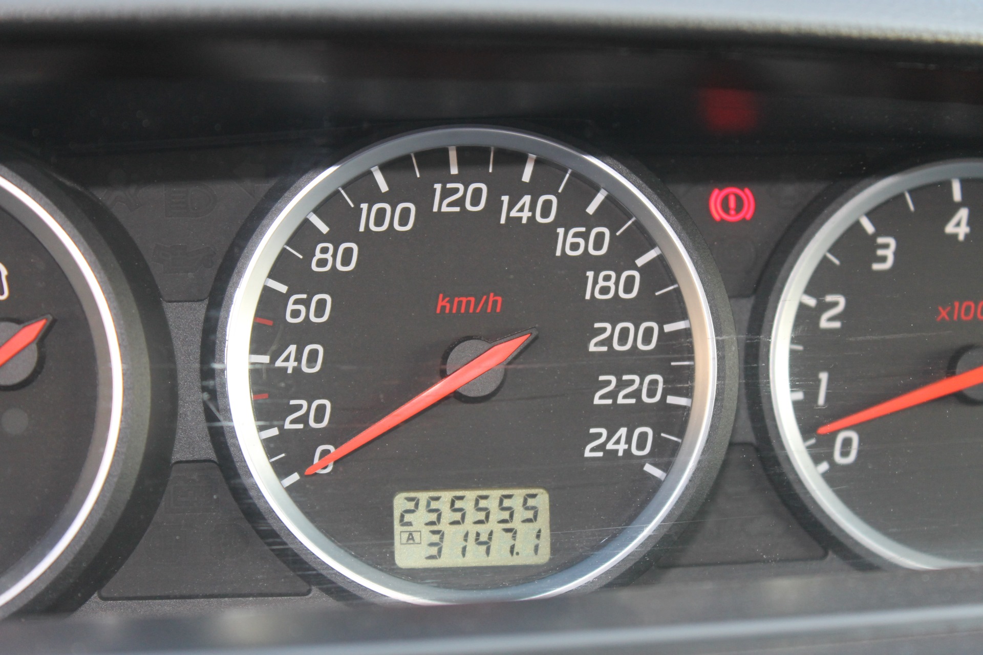 Пробег 1 млн км. 1 Пробег. Пробег 1 000 000 км. Корректировка пробега Nissan primera p12.
