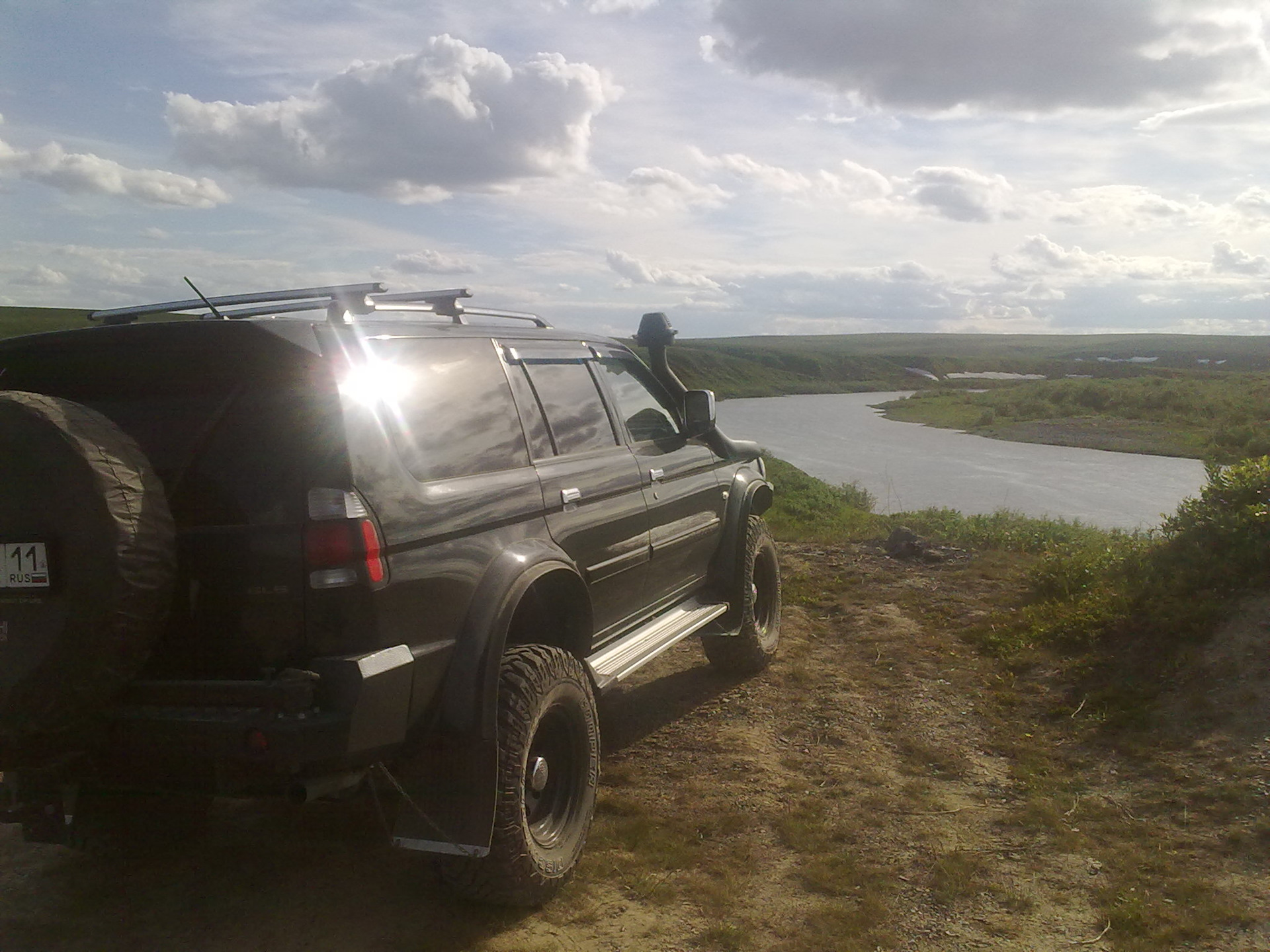 Паджеро спорт 1 стекло