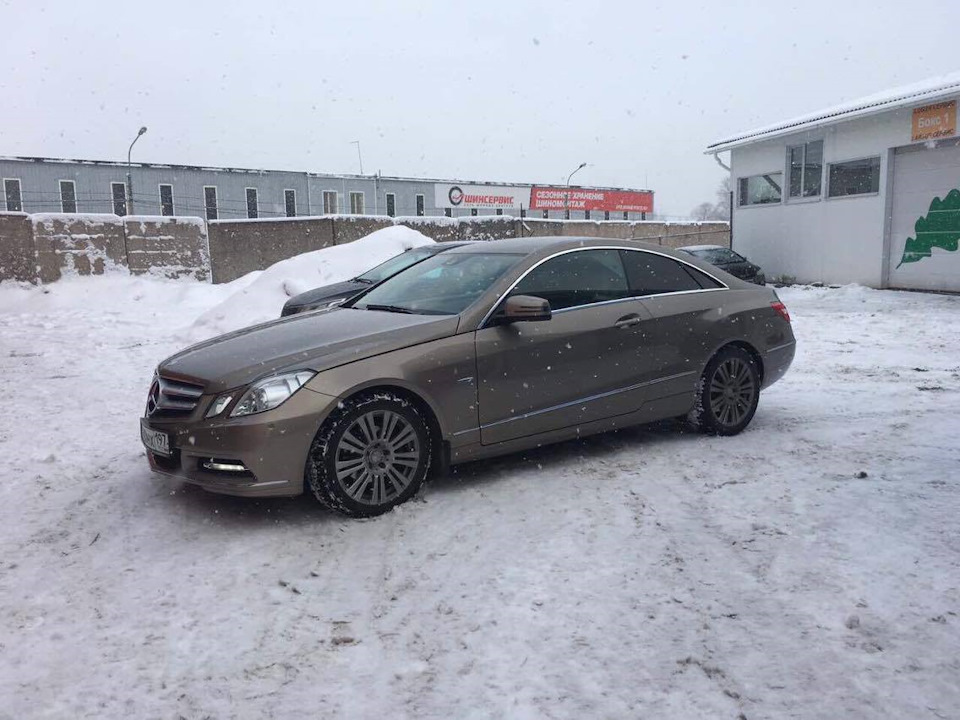 Фото в бортжурнале Mercedes-Benz E-Class Coupe (C207)