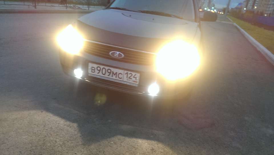 туманки — Lada Приора седан, 1,6 л, 2009 года | стайлинг | DRIVE2
