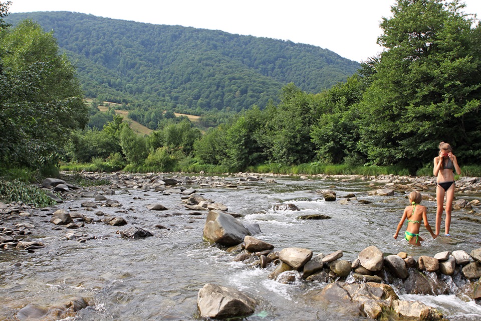 Красивая дорога в Карпатах