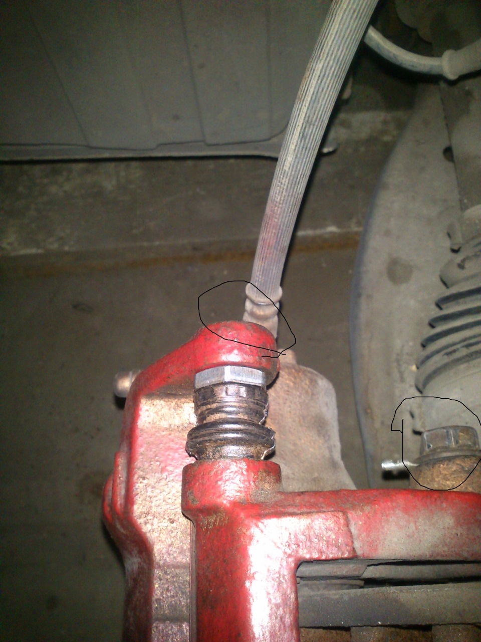 Гремят передние суппорта — Nissan Tiida (1G), 1,6 л, 2008 года | своими ...