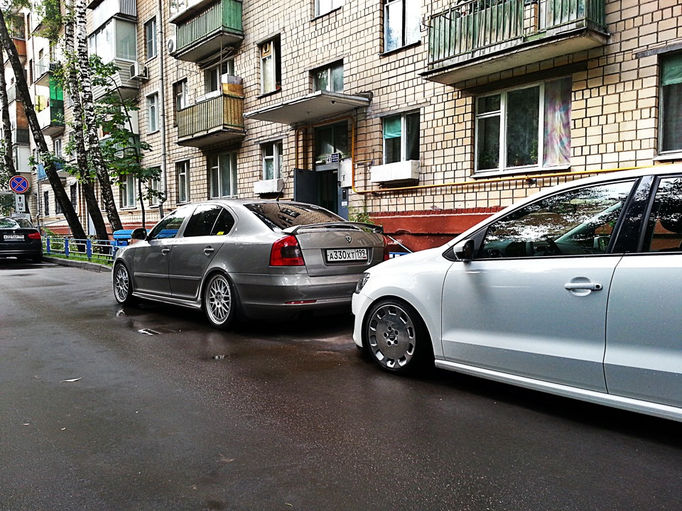 Соседи — Skoda Octavia A5 Mk2, 1,8 л, 2010 года | стайлинг | DRIVE2