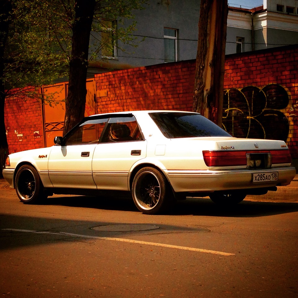 Toyota Crown 130 стенс