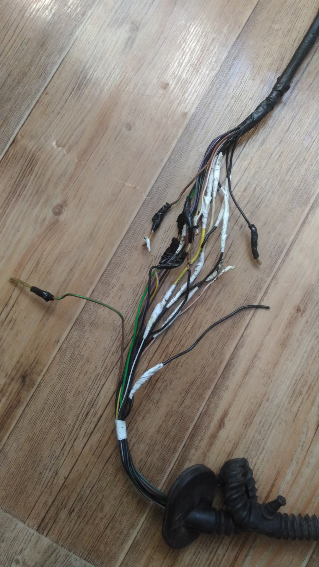 Электропроводка крышки багажника форд фокус 1 хэтчбек. Проводка крышки багажника ford fusion. Коса багажника форд мондео. Коса багажника форд мондео. Коса багажника форд мондео.