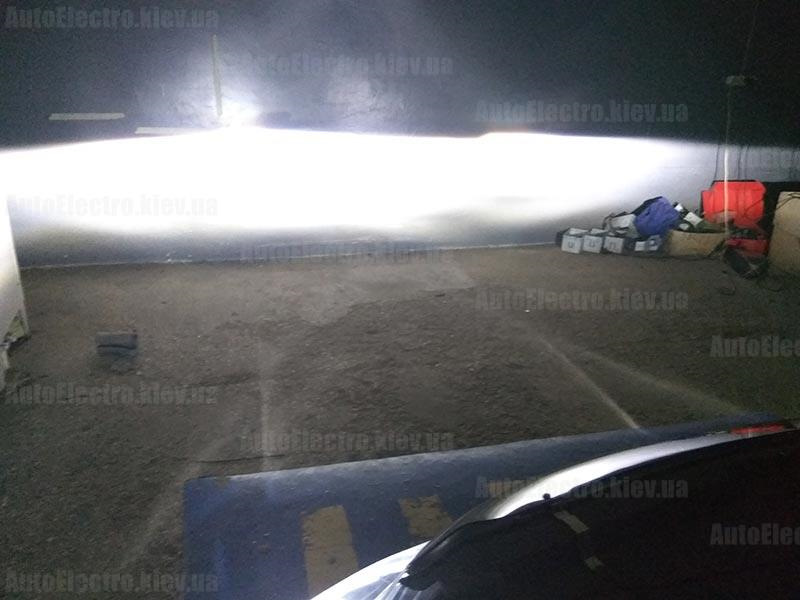 Hyundai i30 — установка LED ламп Philips 12985BWX2 для цоколя H7 ...