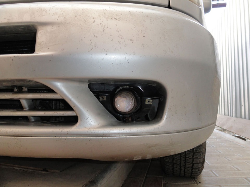 Ставим противотуманки оригинальные — Mercedes-Benz Vito (1G), 2,2 л ...