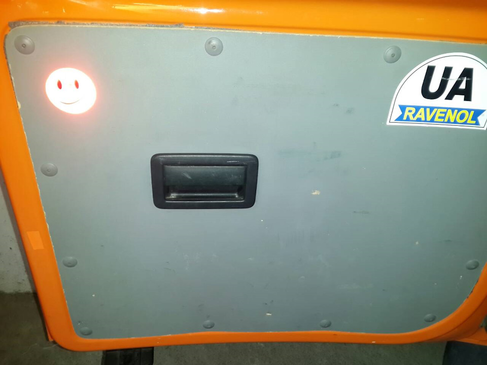 Ручка открытия розпашонки — Volkswagen Caddy (3G), 1,9 л, 2008 года ...