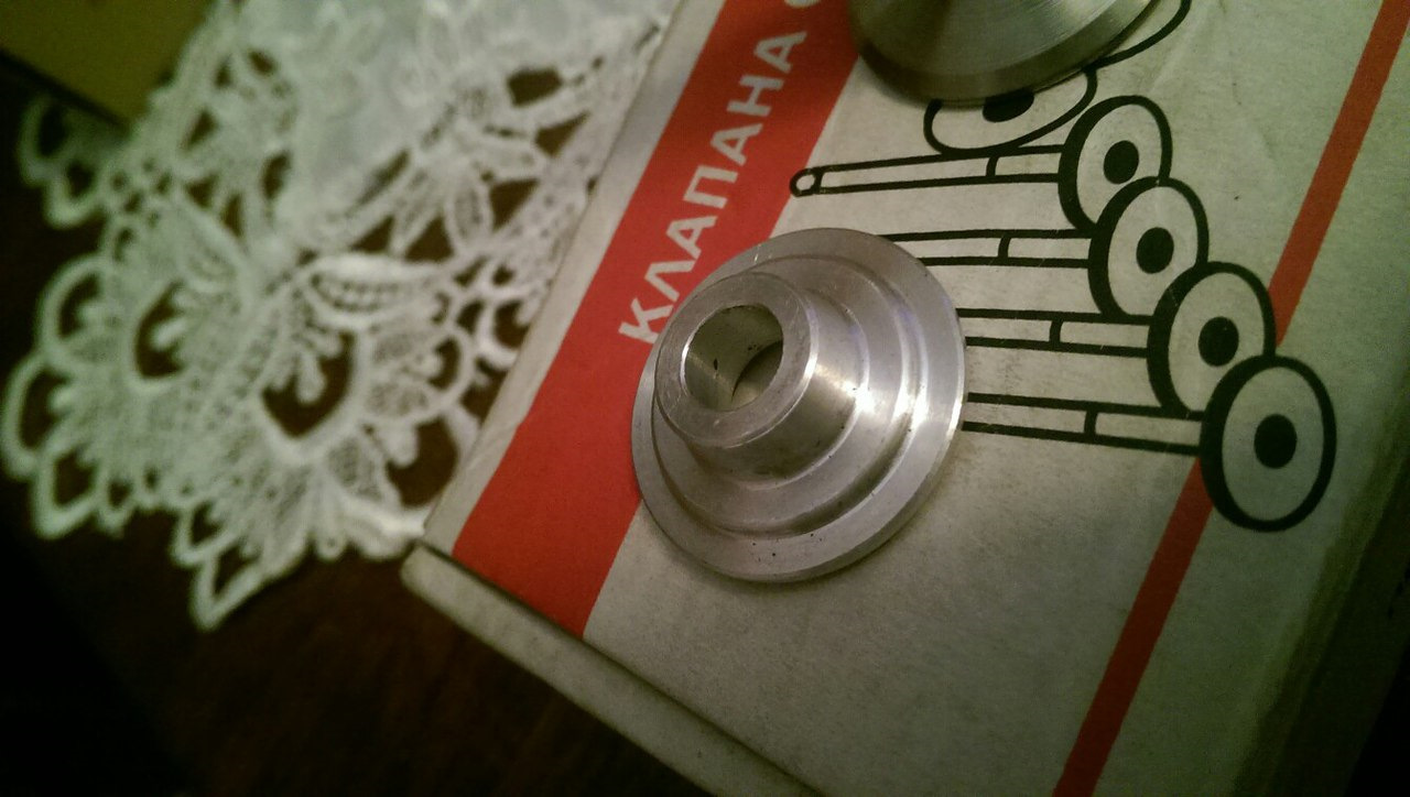 Т-образные, клапана ваз классика, втулки клапанов латунные+тарелки ...