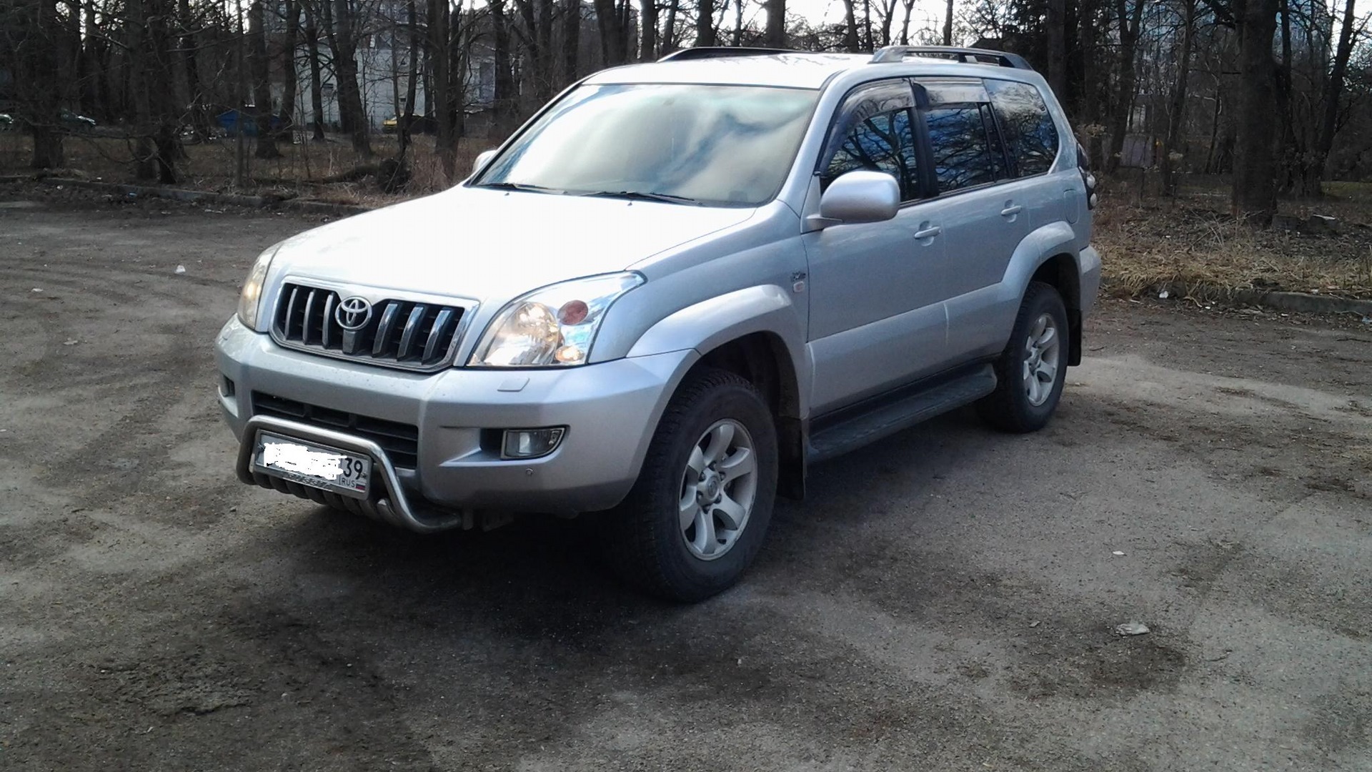 Toyota land cruiser 120 2004.