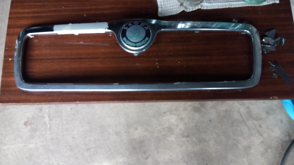 Покраска радиаторной решетки — Skoda Octavia A4 Mk1, 1,8 л, 2006 года ...