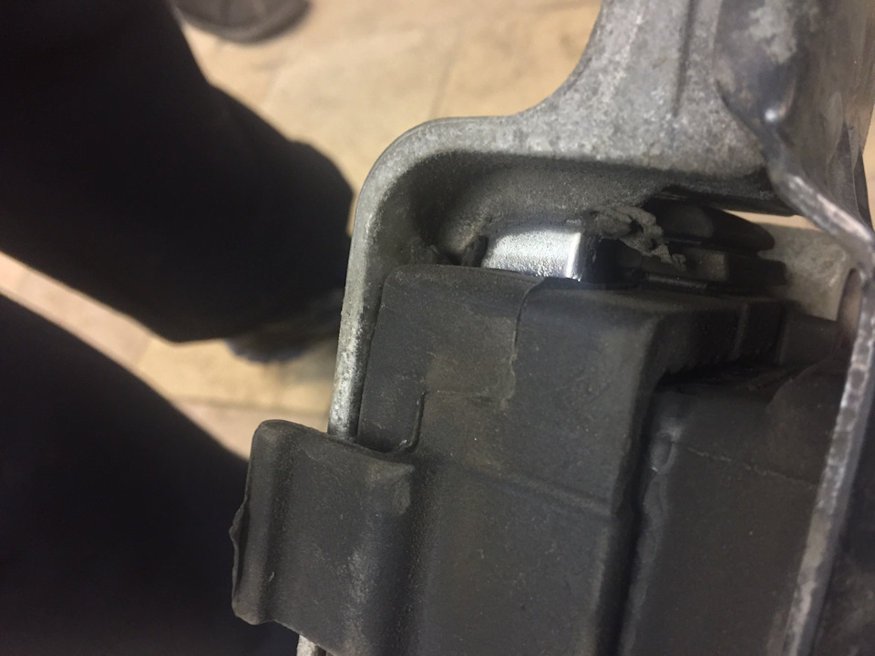 хорошо виден износ — Volkswagen Passat B6