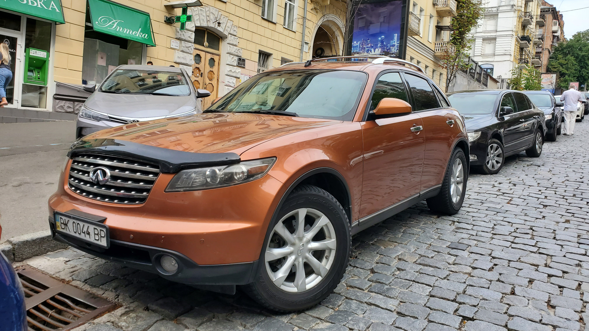 Infiniti FX (1G) 3.5 бензиновый 2005 | Оранжевый на DRIVE2