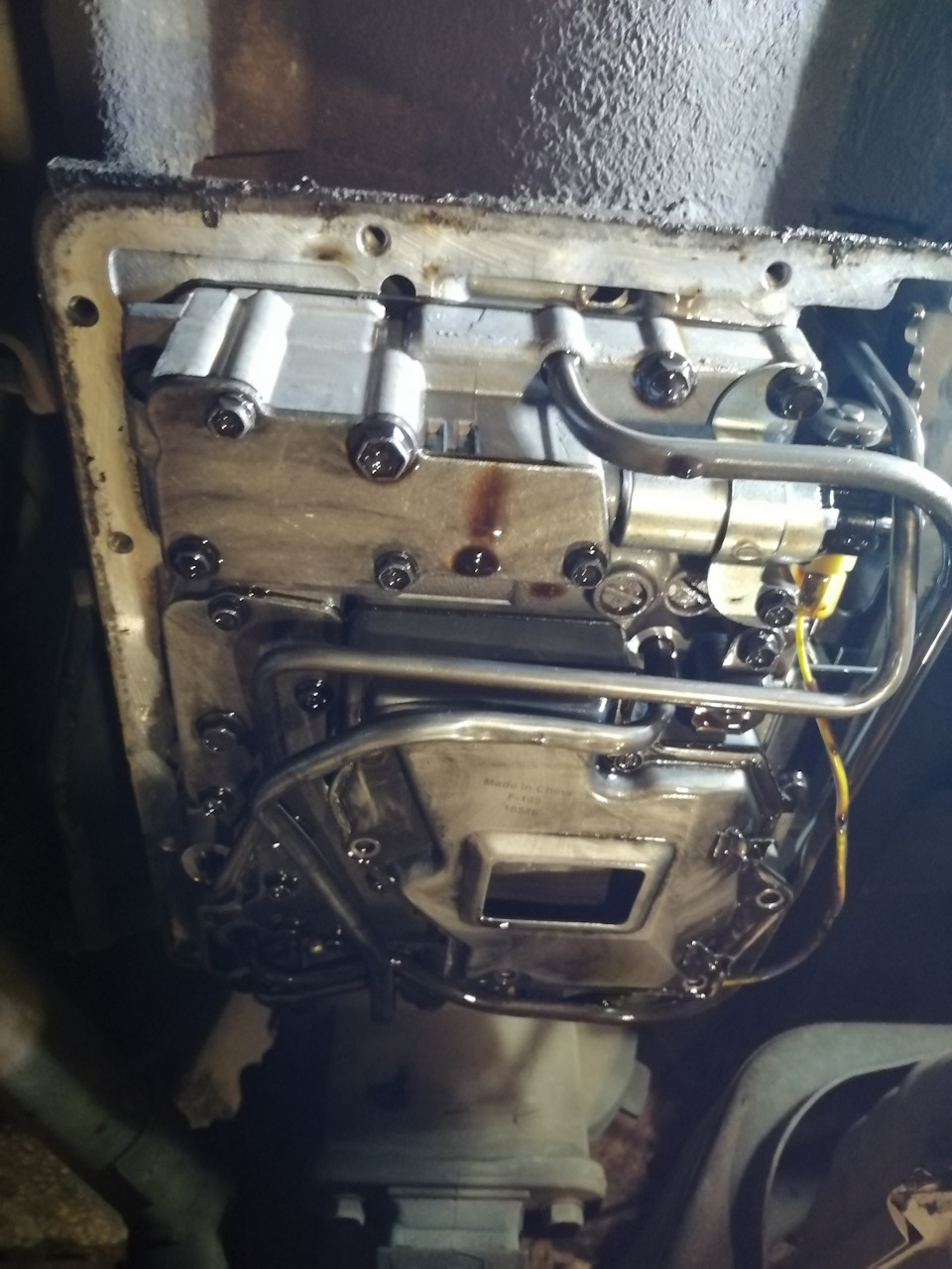 Мотор j20a. Сузуки гранд витара 2. Suzuki grand vitara 2. Подкапотное пространство сузуки эскудо j20a. Сузуки эскудо 2003г двигатель.