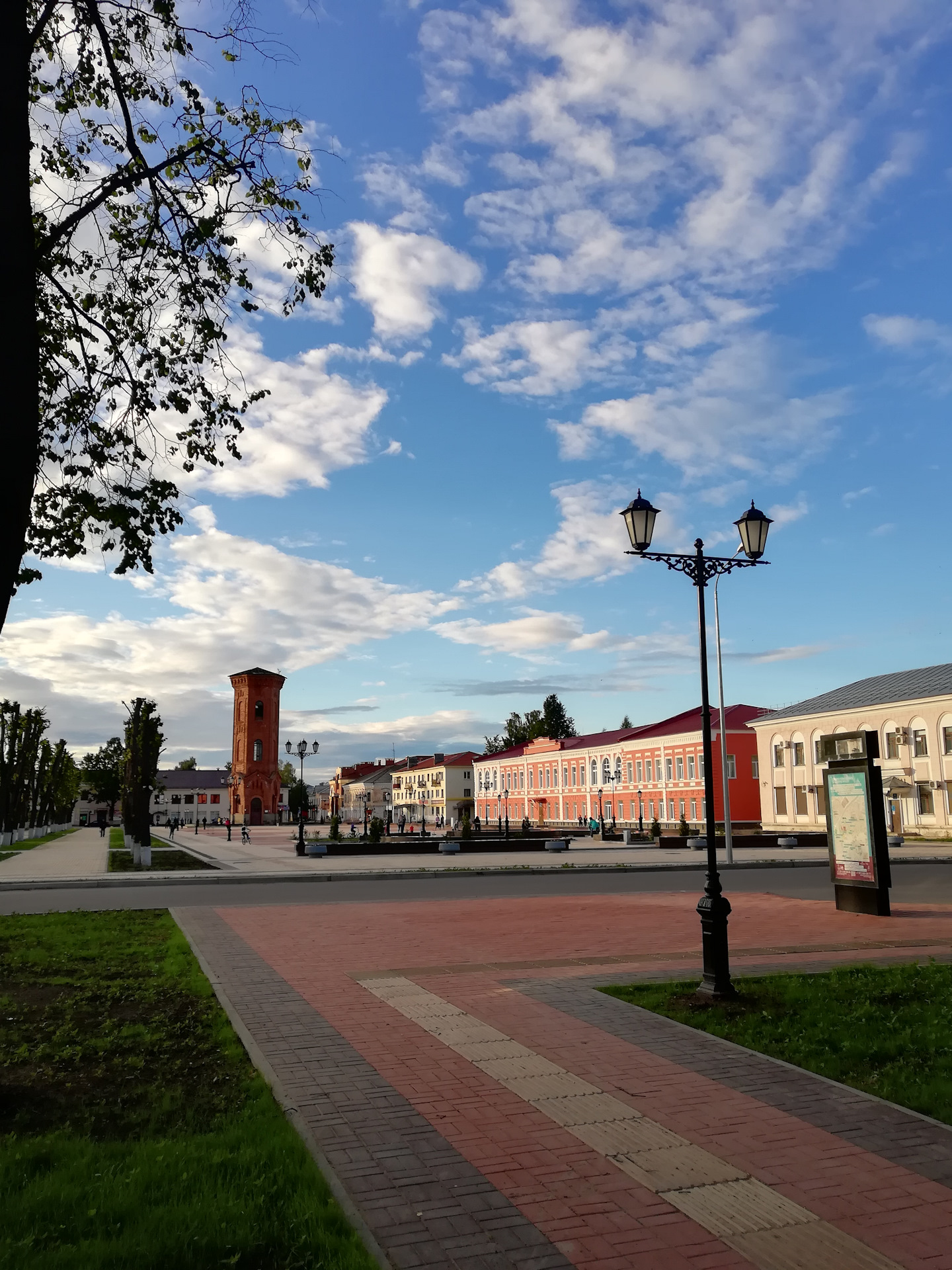 Погода в старой руссе. Соборная площадь Старая Русса. Старая Русса площадь города. Старая Русса центр города. Старая Русса Новгородская область.