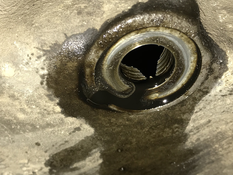 Сорвал резьбу масляного поддона, фильтр Mahle 467, Lukoil Armortech ...