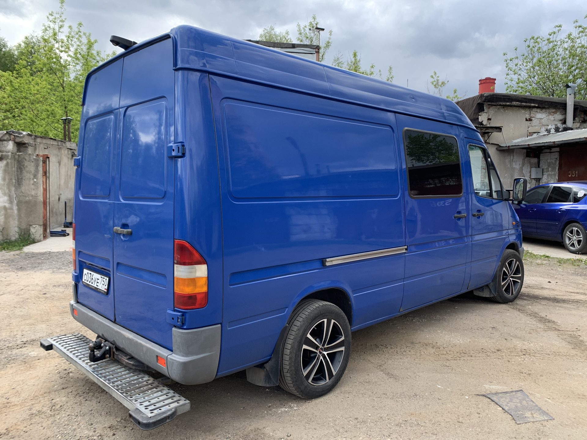 Mercedes-Benz Sprinter 2