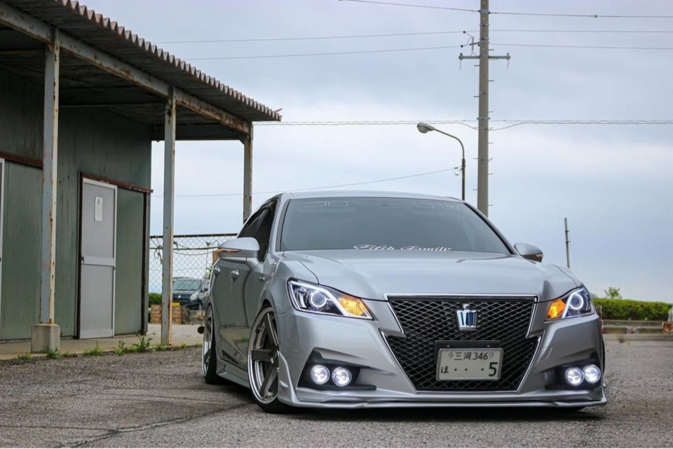 Фото в бортжурнале Toyota Crown Hybrid