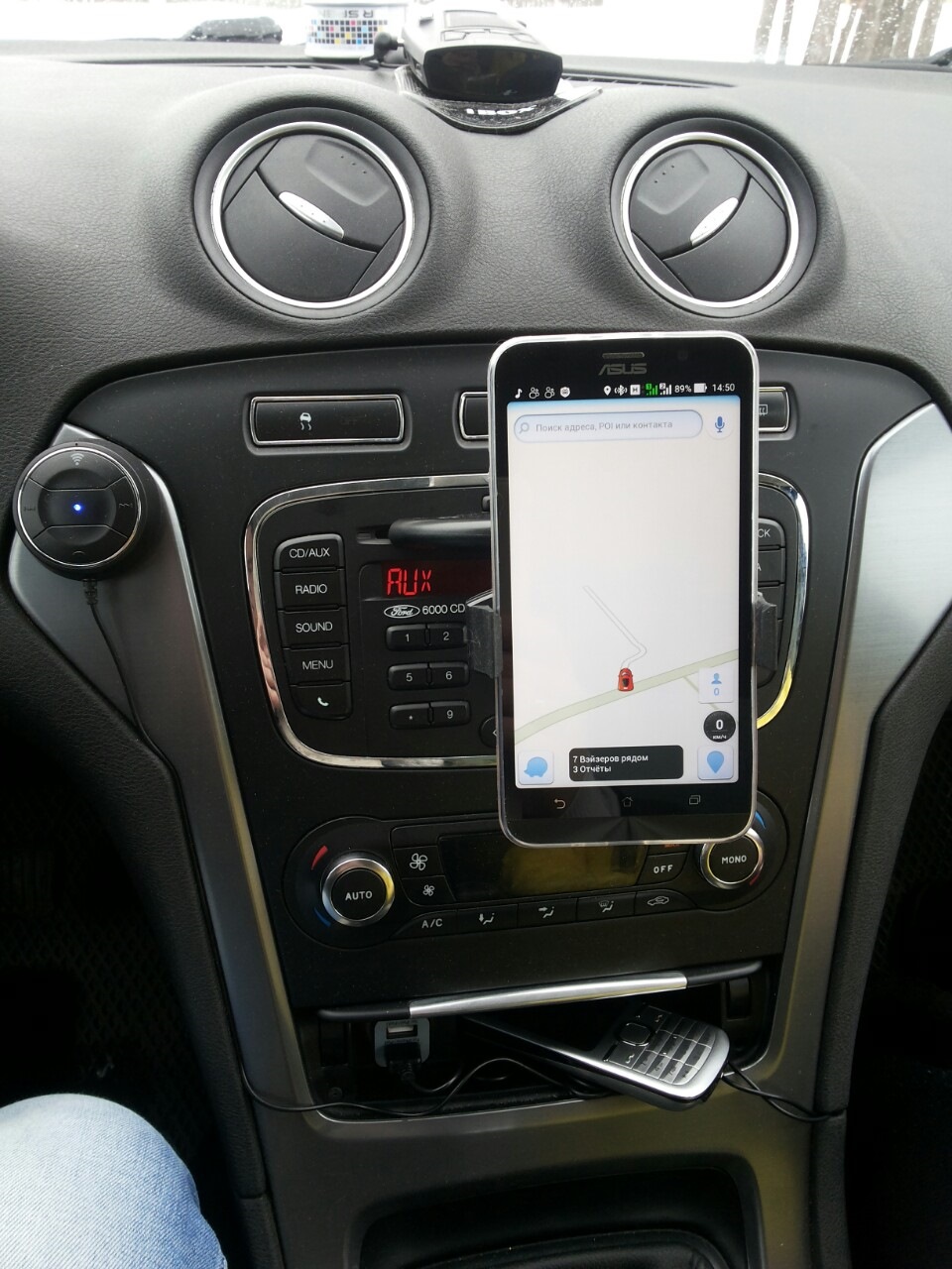 Удобный держатель для смартфона в CD слот — Ford Mondeo IV, 2 л, 2011 ...