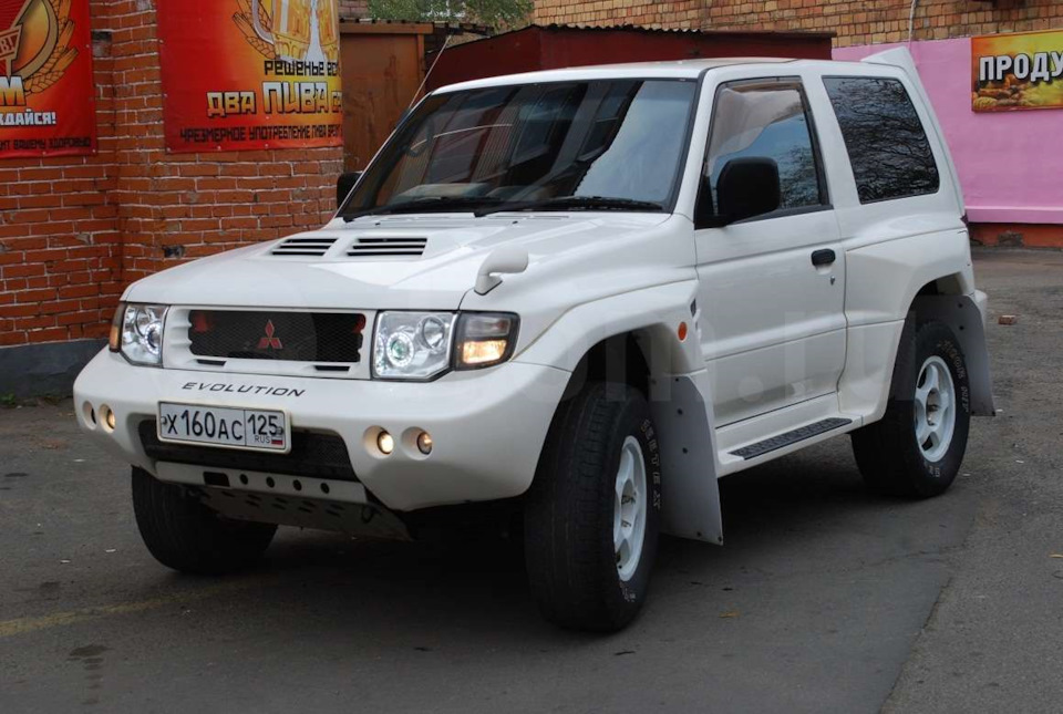 Кенгурятник паджеро 2. Мицубиси паджеро 1998. Паджеро 2 1998. Pajero 98 год. Паджеро 98 года.