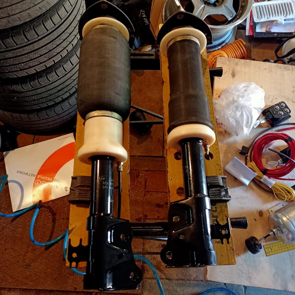 Новые передние пневмостойки — Toyota Sienta (1G), 1,5 л, 2004 года ...