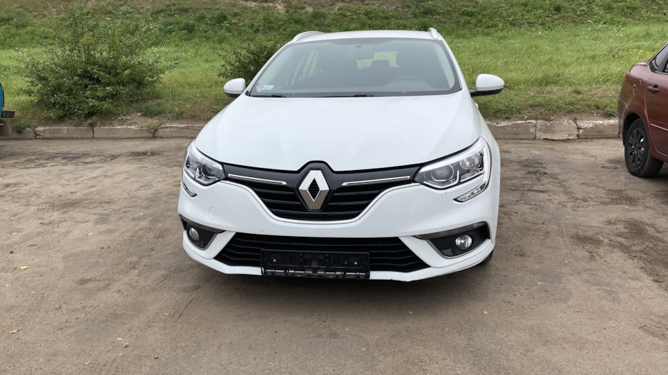 Renault Megane БЕЛ :Ш К