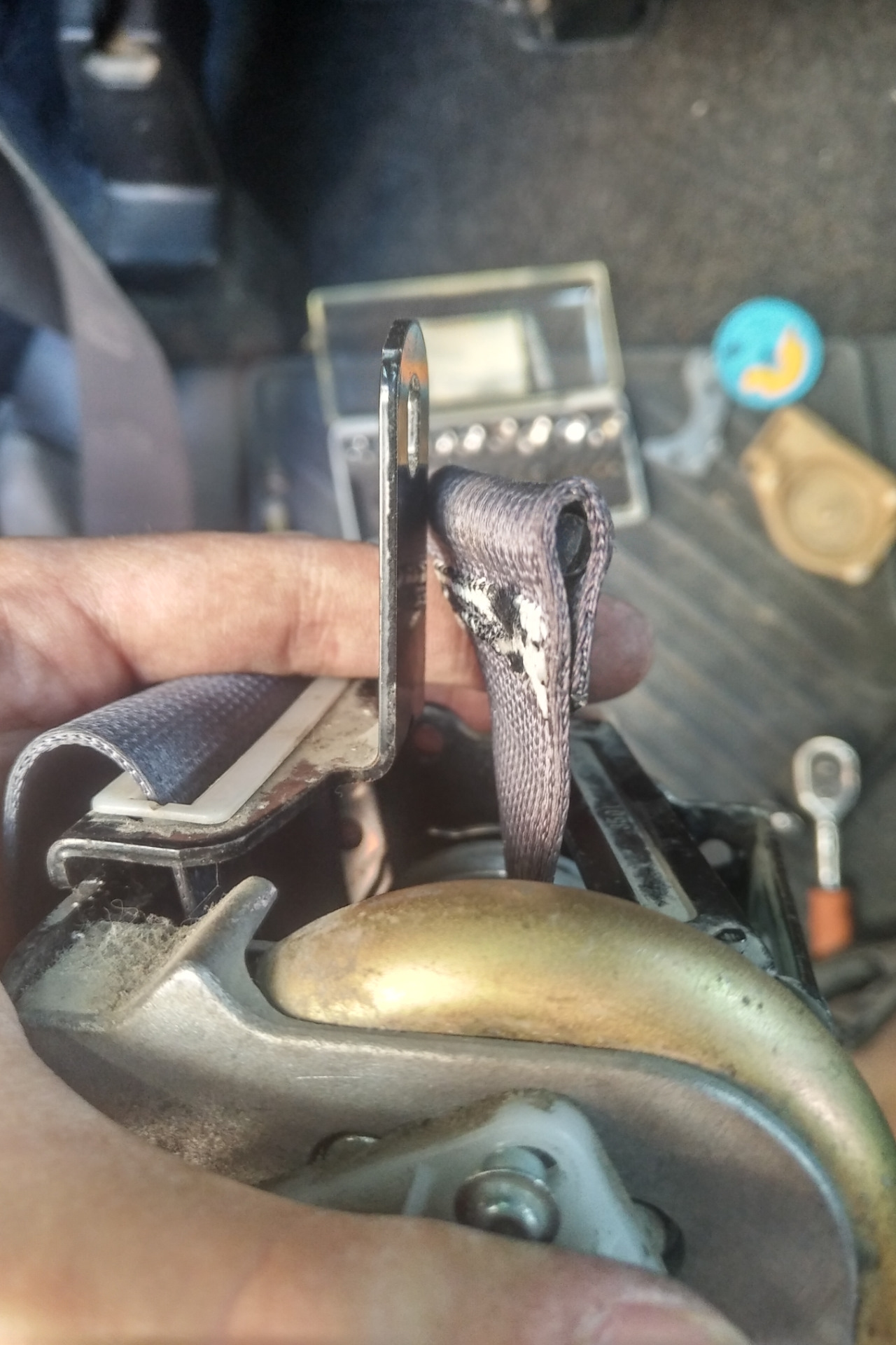 Фиксаторы ремней безопасности — Scion xB I, 1,5 л, 2004 года ...