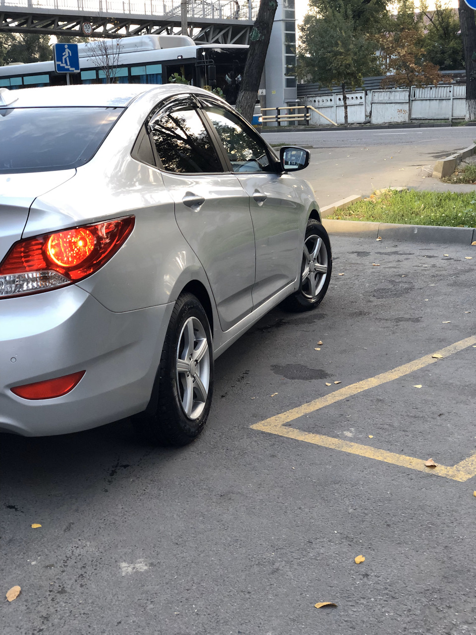 Потеют туманки — Lada Vesta, 1,6 л, 2017 года | другое | DRIVE2