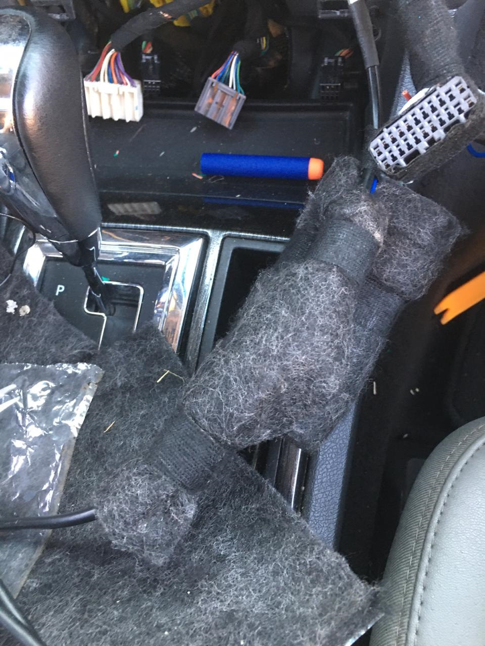 Установка нештатной магнитолы Chrysler 300C — DRIVE2