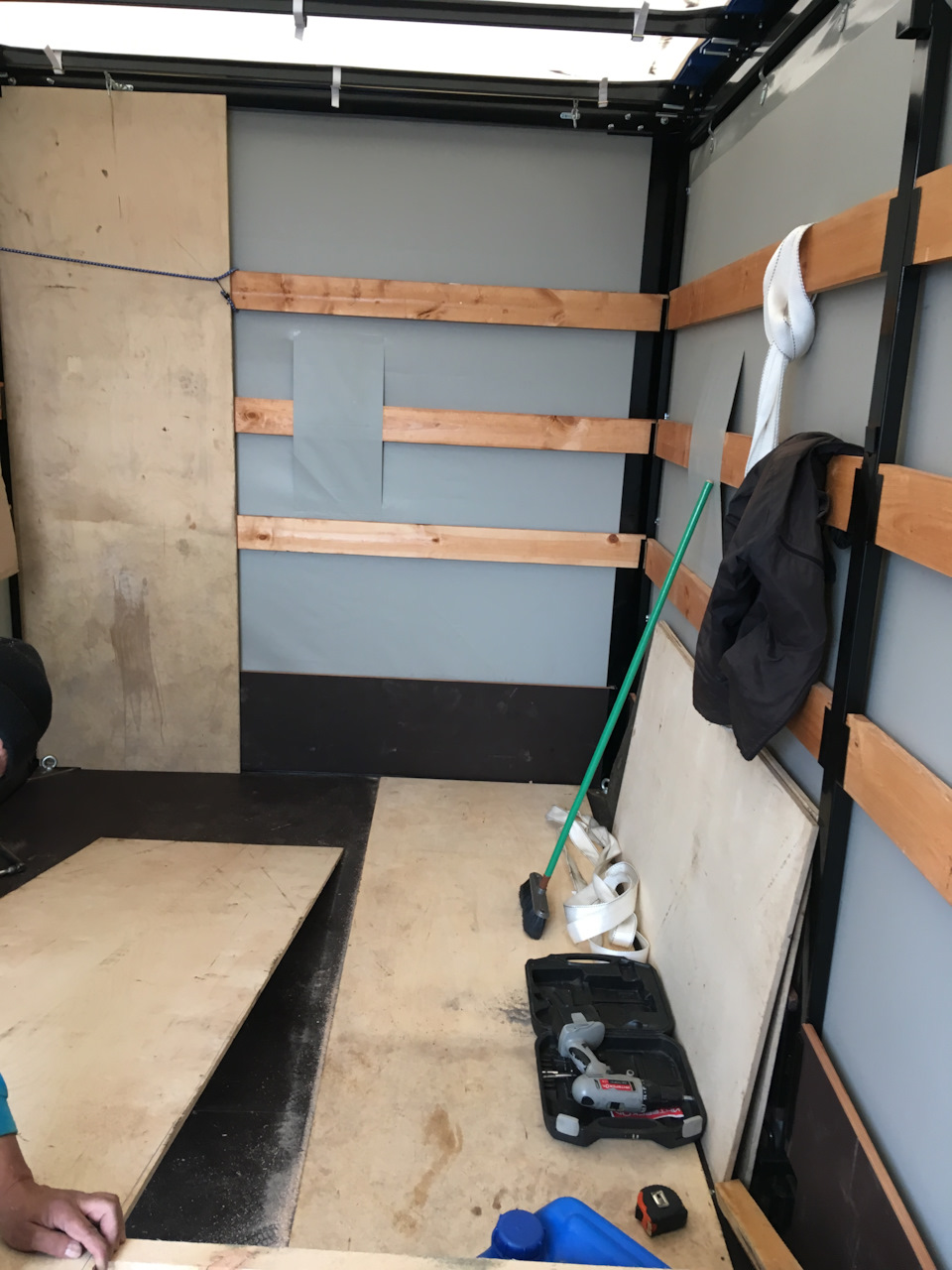 Усиление передней стенки (обшивка фанерой) — ГАЗ Газель Next, 2,8 л ...