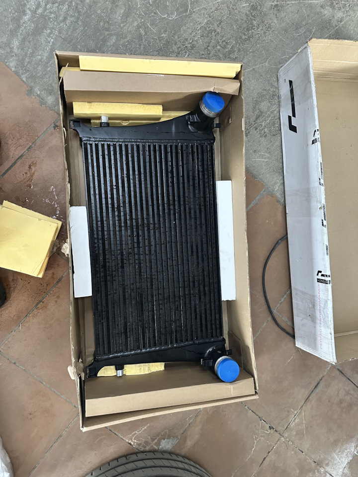 Интеркулер RacingLine VWR14G700 на Volkswagen Golf R Mk7, Volkswagen ...