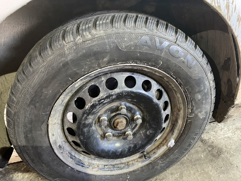 Зимняя резина докуплено еще 2 колеса — Volkswagen Passat B5, 1,8 л ...