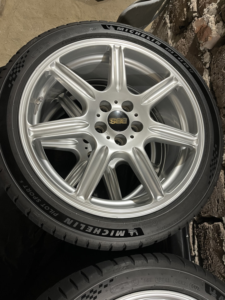 Шины летние Michelin 205/45 R17, кованые диски BBS 7Jx17 ET40 5x100. Б ...