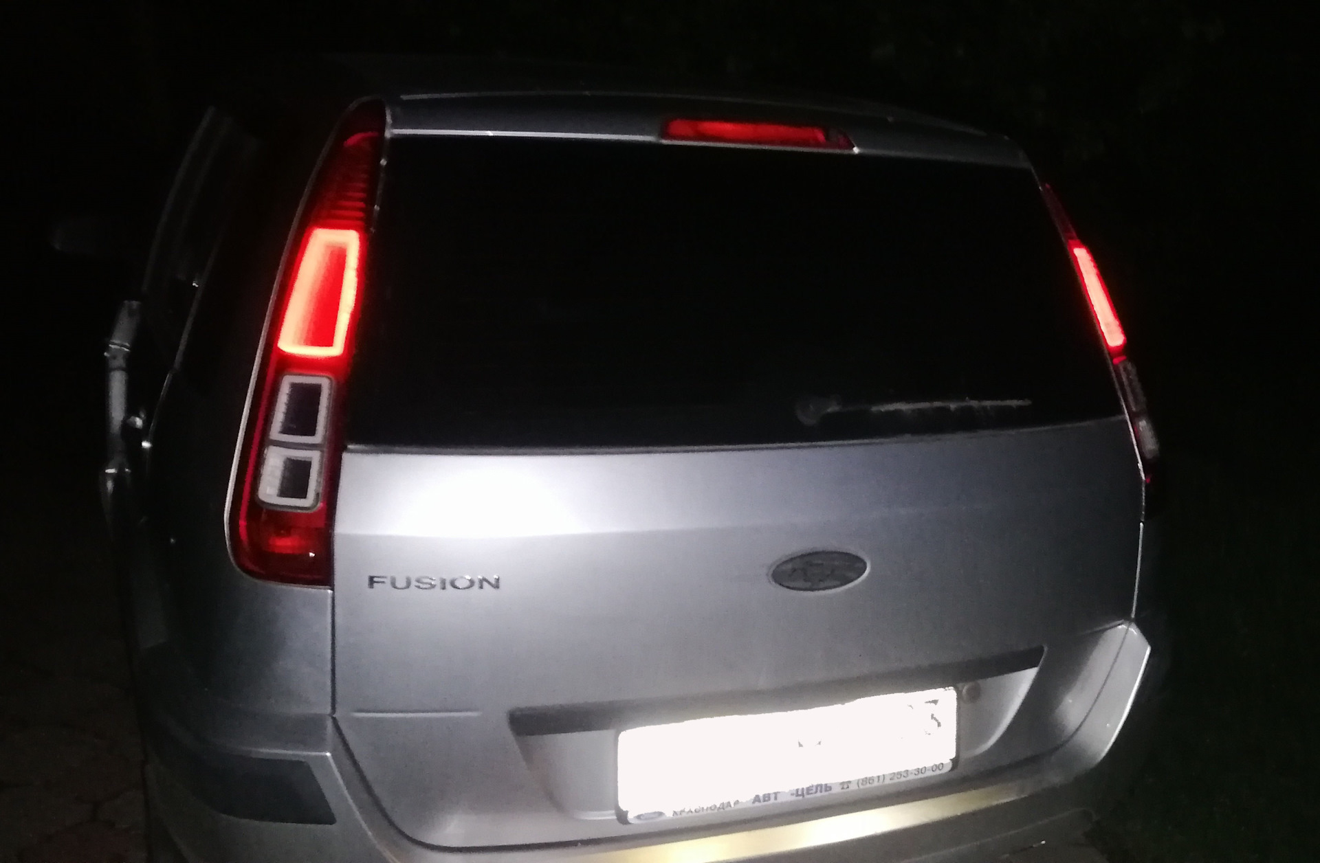 Задние фонари ford fusion. Форд фьюжн 2007. Ford fusion 1. Форд фьюжен задний. Форд фьюжен задний.