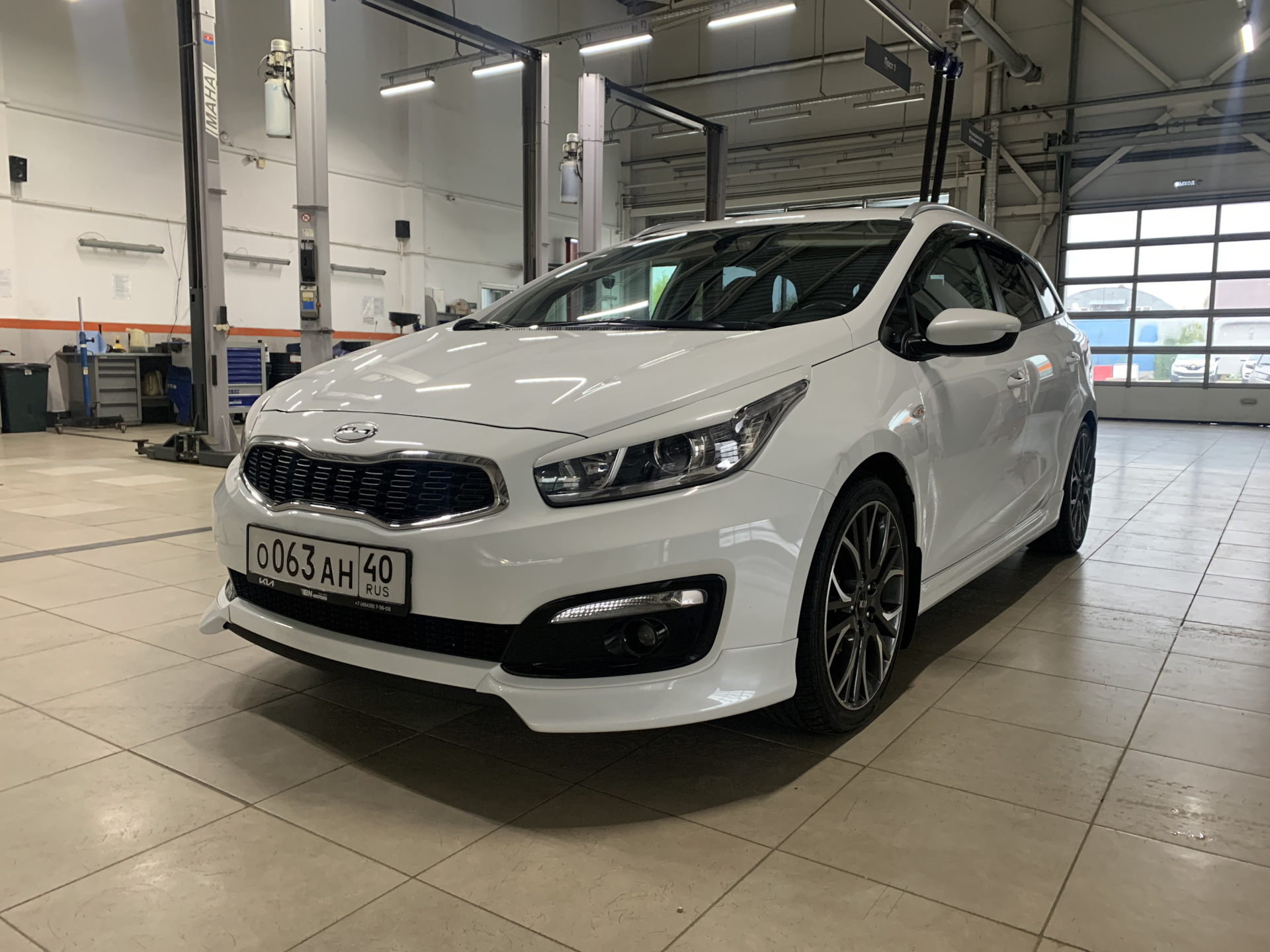 Замена задних тормозных колодок — KIA Ceed SW (2G), 1,6 л, 2015 года ...